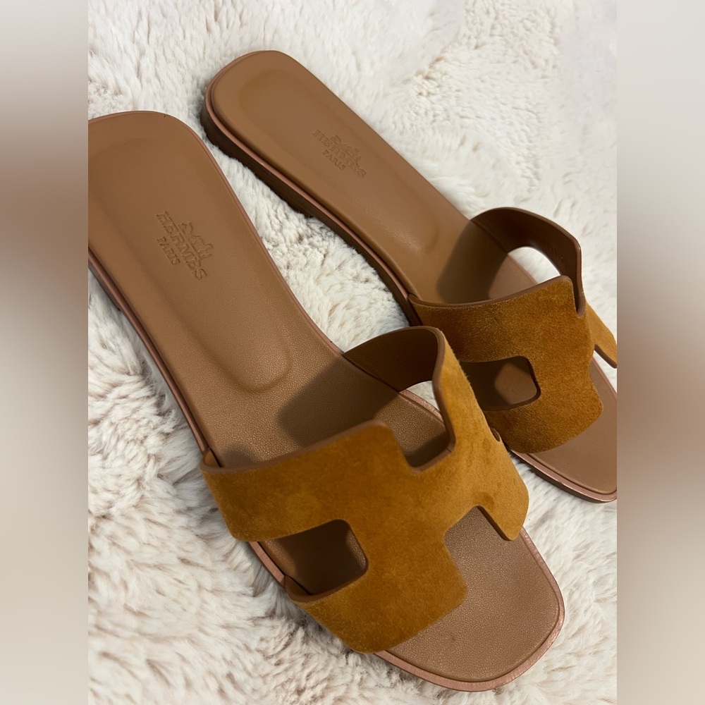 Hermès Oran Sandals Suede Gold / Camel Size 41 - Picture 4 of 4